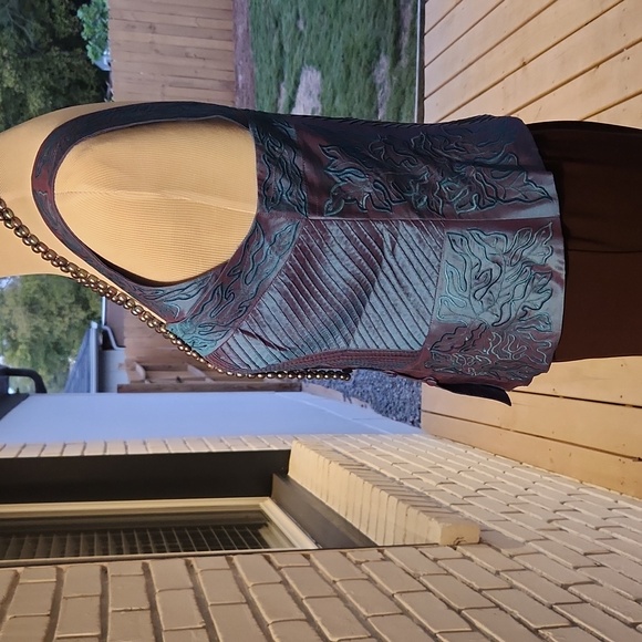 Top - Picture 3 of 4